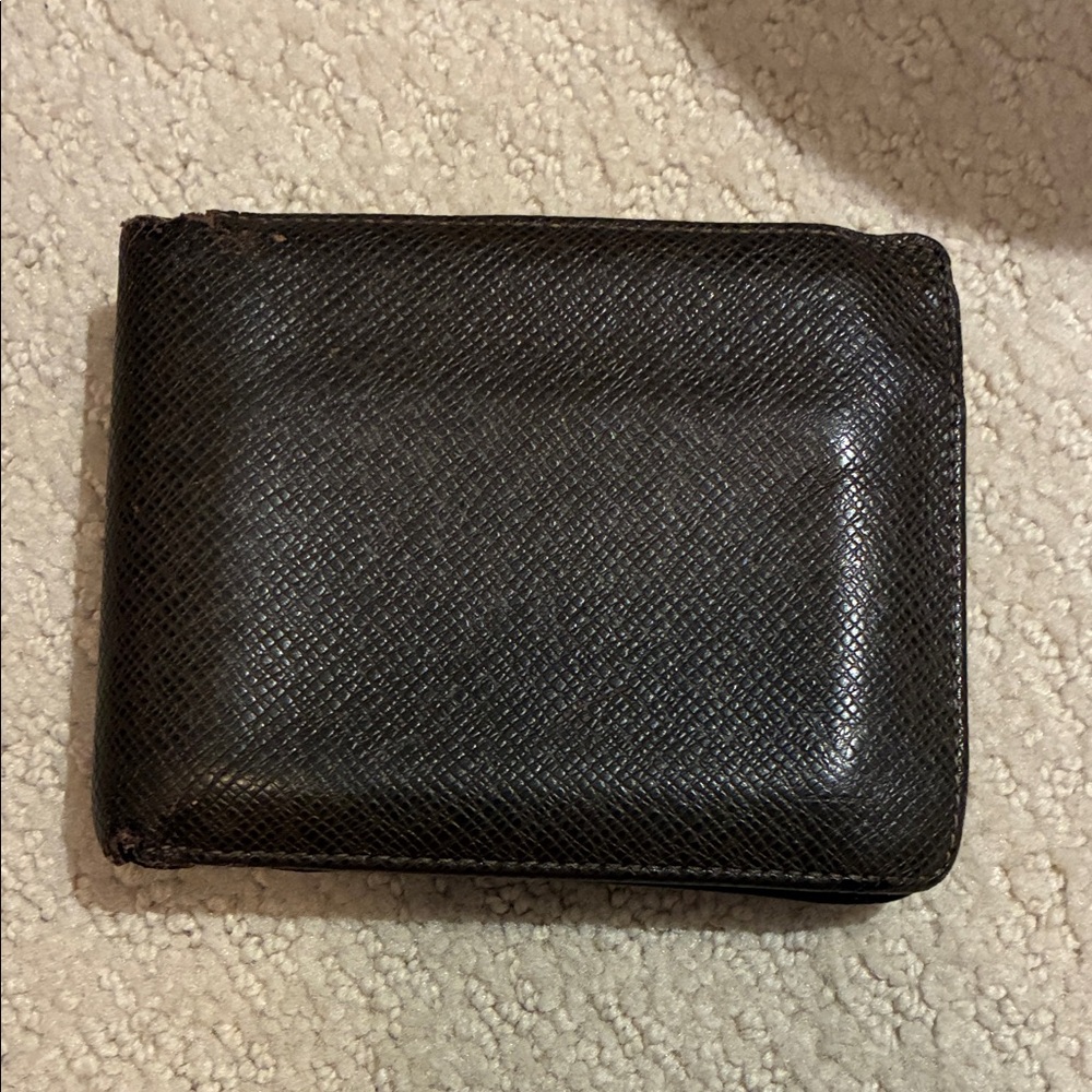 Louis Vuitton Elegant Black Men's Wallet👝